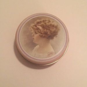 Bessie Pease Gutmann:  Peach Blossoms Tin